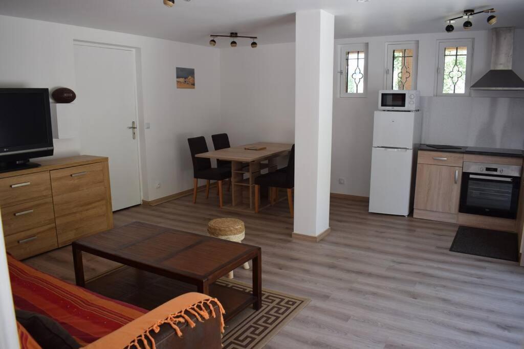 Appartement Neuf Et Independant Dans Rez-De-Villa Vallauris Εξωτερικό φωτογραφία